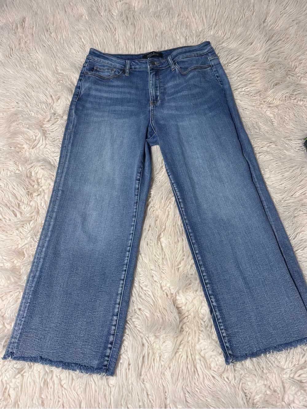 Judy Blue Wide Leg Crop Jeans Size 11/30 Medium Wash Raw Hem Stretchy